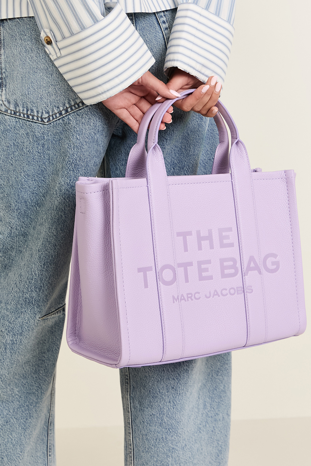 תמונת כל הלוק של תיק טוט מדיום